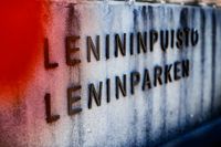 Historiska namn som Leninparken kan vara knepiga när världsläget förändras. Om det vittnar flera politikers vilja att byta namn på detta grönområde i Helsingfors.