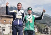 Sam Fransman och Jan Alden med medaljfångsten hängande runt halsen. Sammanlagt blev det sju medaljer för duon.