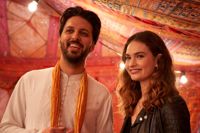 Shazad Latif och Lily James i en romcom på temat arrangerade äktenskap. 