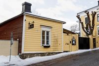 Restaurangen El Patio, med tillhörande egnahemshus, är till salu.