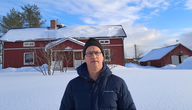 Robert Graoe pratar likt alla andra i Tornedalen meänkieli, en lokal finsk dialekt, så språket är inget problem om och när han måste prata med finska myndigheter. Men han befarar att hjälpen fördröjs om flera räddningsverk är inblandade när olyckan är framme.