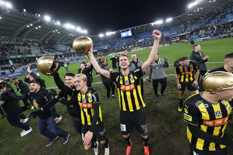 I fjol fick Häckens herrar fira ett historiskt första SM-guld i fotboll. Blir det guldrepris på Hisingen i år? Arkivbild.