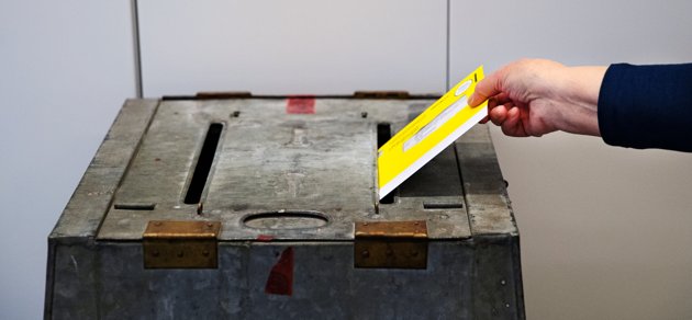 Röstningsställena på valdagen kan bli färre i Sjundeå nästa år.