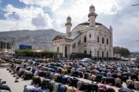 Fredagsbön i Kabul i Afghanistan under fastemånaden Ramadan.