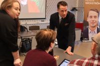 Henrik Wicksröm började valkvällen i Ingå.