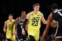 Lauri Markkanen sänkte säsongens 200:e trepoängare.