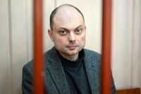 Oppositionspolitikern Vladimir Kara-Murza dömdes till 25 års fängelse inte bara för att ha spridit fejk utan även landsförräderi.