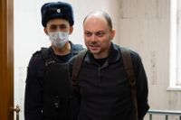 Den ryske oppositionspolitikern Vladimir Kara-Murza i rätten i Moskva i februari. Arkivbild.
