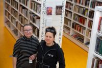 Ulla Salento, t.f. servicechef för biblioktekstjänster, och Ungdomsledare Feeja Haarmann har noterat oroligheterna. Haarmann efterlyser ungdomslokaler nära skolan, men sådant finns det inte resurser för.