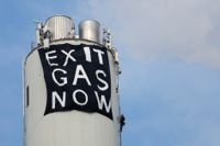 Klimataktivister vid en naturgasanläggning i tyska Erlangen i slutet av mars. Arkivfoto.