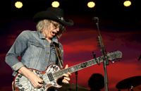 Mike Scott lotsar säkert och stilenligt The Waterboys som bjöd på en kavalkad av de bästa låtarna ur bandets katalog.