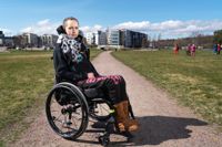 Nicole Hellberg känner att samhället ”hellre kastar” personer med funktionsvariation in på serviceboende.