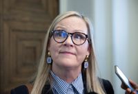 Enligt Svenska Yle var Biaudet missnöjd med förhandlingarna och tog en paus med sin SFP-kollega Johanna Mantere.