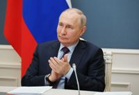Rysslands president Vladimir Putin närvarade under en ceremoni för att fira leveransen av kärnbränsle till Turkiet i slutet av april.
