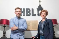 Niklas Evers och Pia Heikkilä är den nya duon som kommer att leda arbetet vid Hufvudstadsbladets nyhetsdesk. 