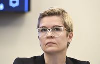 Natalia Ollus anser att ministeriet, Utbildningsstyrelsen och också yrkeshögskolorna behöver se över modellen med utbildningsexport.