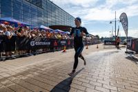 En idrottare har avslutat simningen i Ironman 70.3 Lahtis sommaren 2022.