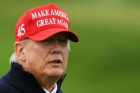 Donald Trumps trognaste anhängare överger honom aldrig, men han behöver också andra väljares stöd för att vinna ett presidentval.