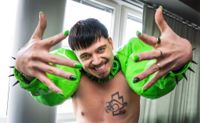 Käärijä har gjort succé med "Cha cha cha" redan innan Eurovision Song Contest i Liverpool har börjat.
