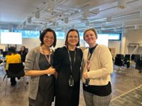 Sjukskötarna Pauleen Mannevaara, Lotta Eronen och Terese Sjölund ordnar en temadag på Arcada för att uppmärksamma allt det positiva med sjukskötaryrket.