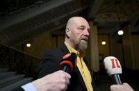 Riksdagsledamoten Sheikki Laakso (Sannf) har sagt att det är så gott som omöjligt att regeringsförhandlingarna inte sätter stopp för höjningen av distributionsskyldigheten vid årsskiftet.