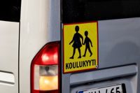 Från och med hösten är det Sibbo kommun som koordinerar skolskjutsarna. Tack vare ett nytt uppföljningssystem och att all information finns på samma plats blir det möjligt att med snabb tidtabell justera taxibilarnas körrutter till exempel i samband med sjukdomsfall.