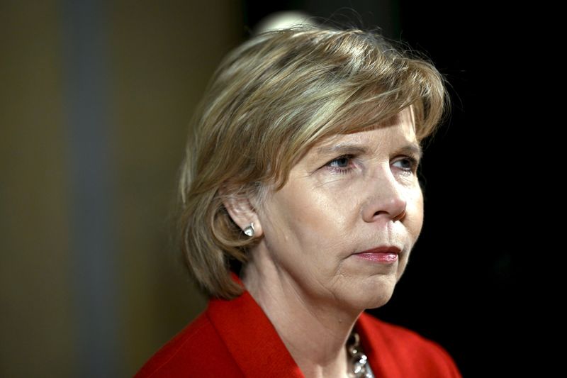 Anna-Maja Henriksson säger att SFP jobbar seriöst och hårt för att förhandla fram ett regeringsprogram, men att inget är klart förrän allt är klart.