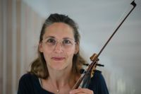 Violinisten Cecilia Zilliacus med rötter i Helsingfors och Vasa är ny violinprofessor vid Sibelius-Akademin