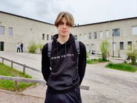 Kevin Backman väntar ivrigt på att få sitt mopedkörkort.