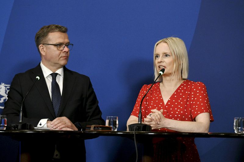 Riikka Purra säger att invandringsfrågorna måste gå framåt nästa vecka. Petteri Orpo säger att de ändå inte är i startgroparna utan i en accelerationsfas.