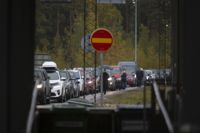 Från och med den första juni gäller nya regler för trafikförsäkringar för ryska och finska fordon som trafikerar i grannlandet. Arkivbild.