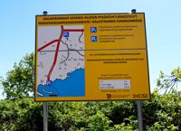 Efter att nya parkeringsregler infördes i hamnen i Kalkstrand 2020 minskade antalet felparkeringar. Men den här förbättringen var enligt Rörelse Nu:s gruppmotion endast tillfällig.