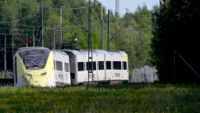 Ett Arlanda express-tåg spårade tidigt på lördagsmorgonen ur vid Blackvreten tågdepå i höjd med Arlanda stad.