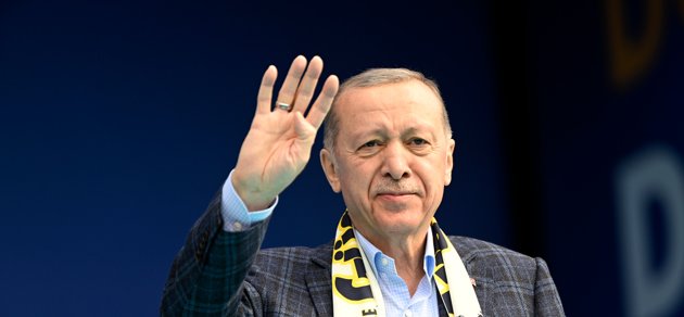 Turkiets president Recep Tayyip Erdogan får sitta kvar på posten.