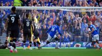 Ögonblicket efter att Abdoulaye Doucoure skjutit 1-0 för Everton.