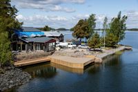 Bland annat pågår arbetet med restaurangen på Pellinge Marina, en krögare har man också på kroken.