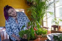 Cecilia Nordström gör sig redo för att öppna Restaurant Green Mama's i Karis.