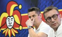 Styrelseordförande Mikko Saarni och vd Antti-Jussi Niemi presenterade Jokerits framtidsutsikter på en presskonferens på Olympiastadion på torsdagen.