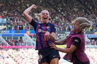 Fridolina Rolfö skriker ut sin glädje efter 3–2-målet för Barcelona i finalen i Champions League.