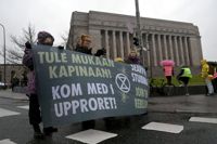Miljörörelsen Elokapina blockerade trafiken längs Mannerheimvägen i Helsingfors under sina demonstrationer hösten 2022.