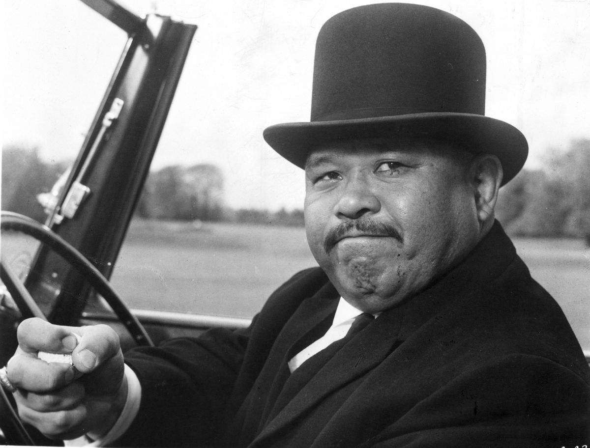 Hatt Fr n James Bond V rderad Till 30 000 Pund 27000-sek-eur