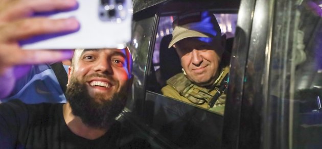 Wagnergruppens ledare Jevgenij Prigozjin poserade i den ryska staden Rostov i samband med sitt kortlivade uppror den 24 juni. Sedermera har han ploppat fram i Afrika.