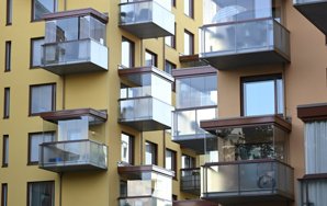 Stigande räntor både på bostadslån och på konsumentkrediter pressade upp inflationssiffran för juli.