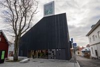 Västra Nylands museum får ta emot en samling på cirka tusen fotoböcker av Fotocentrum Raseborg. Ett villkor för donationen är att en utställning ordnas i konstmuseet Chappe.