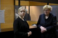Maija Heinonen och Kerstin Koorti försvarar den mordåtalade psykiatern. Arkivbild från november, då rättegången inleddes.