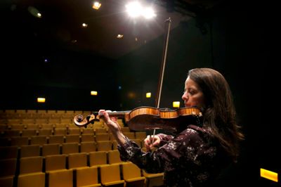 Fra 2012 til 2022 var Ana Feitosa violinist i Ensemble MidtVest. Foto: Flemming Hansen