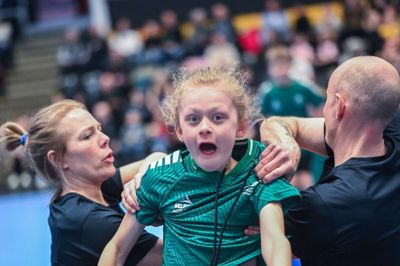 Mens nogle på holdet har dyrket gymnastik i flere år, kom Matty Jønsson Rind med, da Power Drenge-holdet begyndte i denne sæson. - Der er meget power i os, siger den 8-årige. Foto: Erik Kreuzfeldt