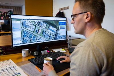 Projektleder Martin Frandsen fra Herning Kommunes vejafdeling beskæftiger sig med et vigtigt område, der gerne skulle komme alle os trafikanter til gode. Han arbejder nemlig dagligt på at forbedre området trafiksikkerhed.