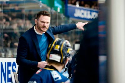 Cheftræner Garth Murray var mildt sagt ikke tilfreds med, at Blue Fox lod Esbjerg scorede syv gange i søndagens opgør.