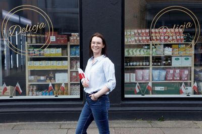Elzbieta Dominika Rakiec byder alle velkommen i sin nye delikatessebutik i Bethaniagade, hvor hun vil fremme mødet mellem dansk og polsk kultur.